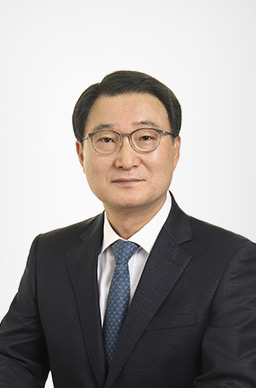 KMW CEO Kim duk Yong